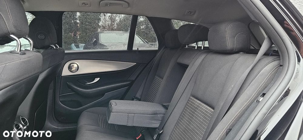 Mercedes-Benz Klasa E 200 d T 9G-TRONIC - 23