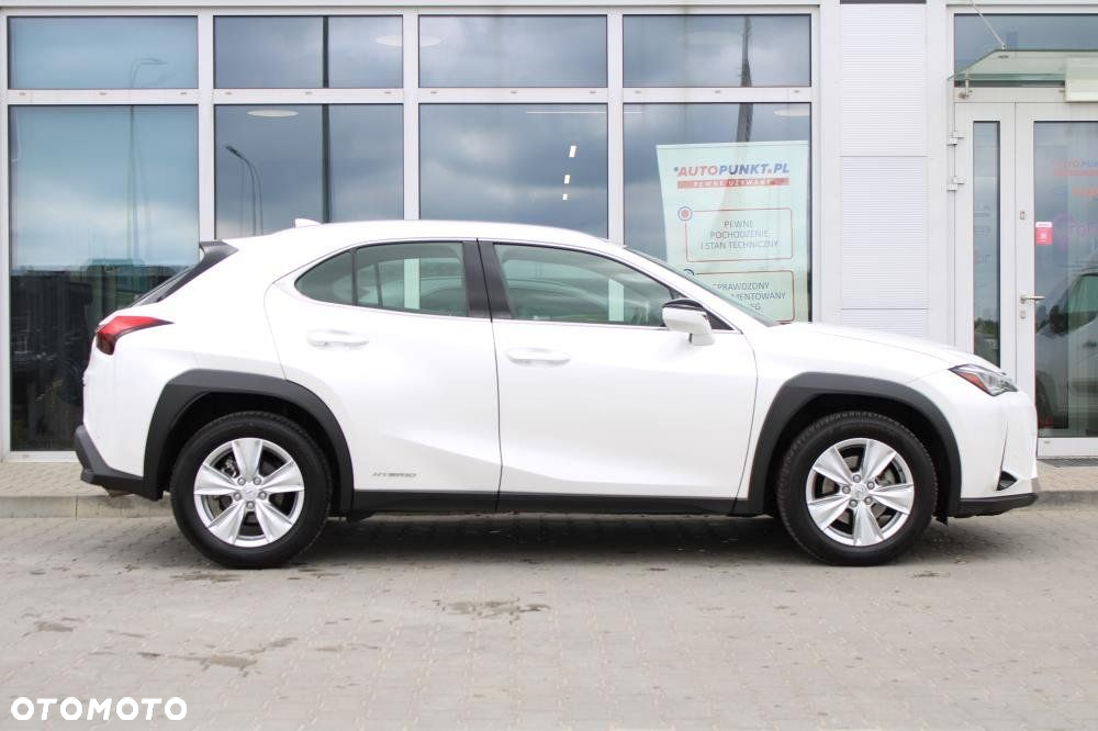 Lexus UX - 5