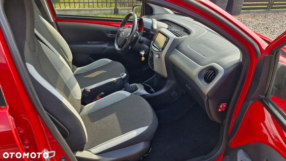 Toyota Aygo x-play - 11