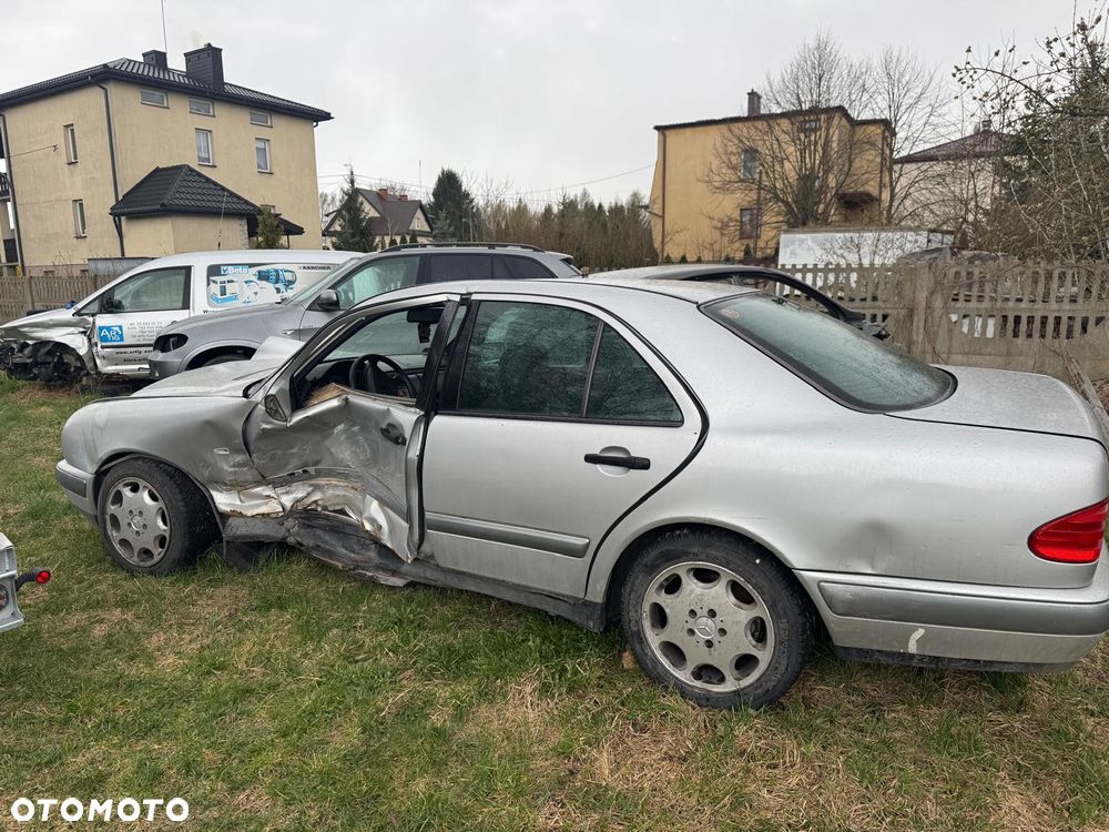 Mercedes-Benz Klasa E 230 Avantgarde - 3