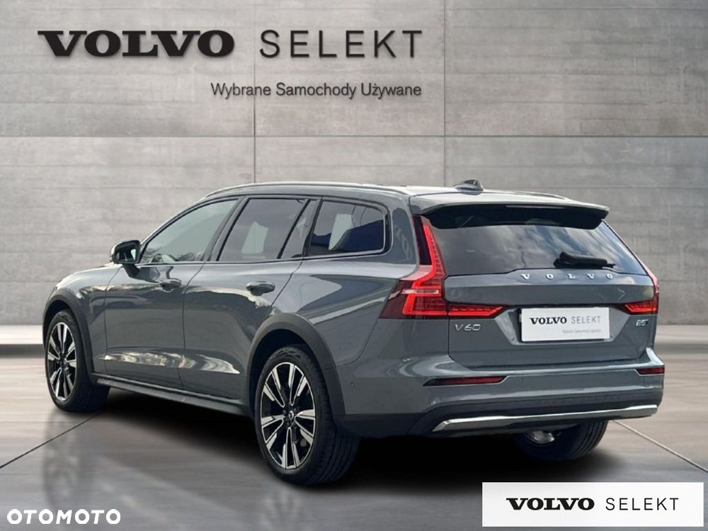 Volvo V60 Cross Country - 8