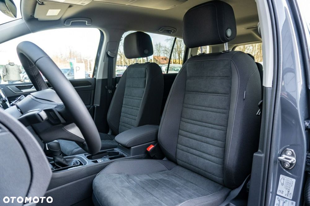 Volkswagen Touran - 22