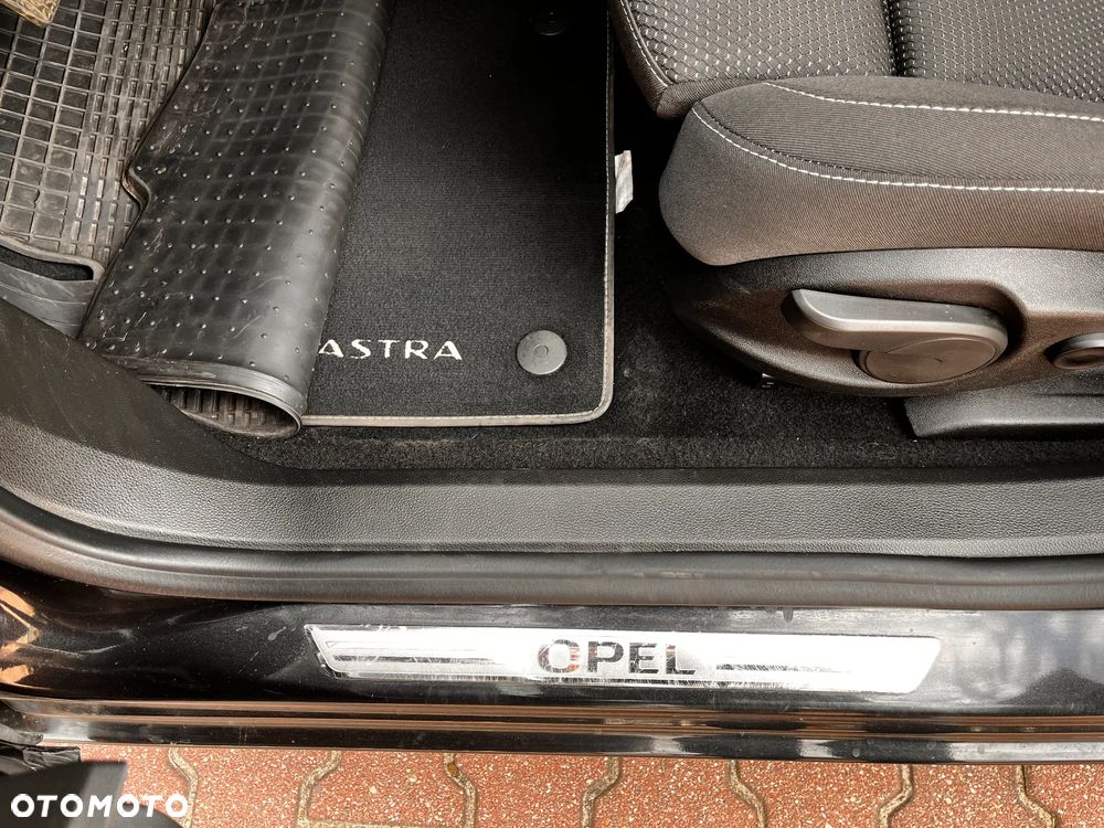 Opel Astra IV 2.0 CDTI Sport - 19