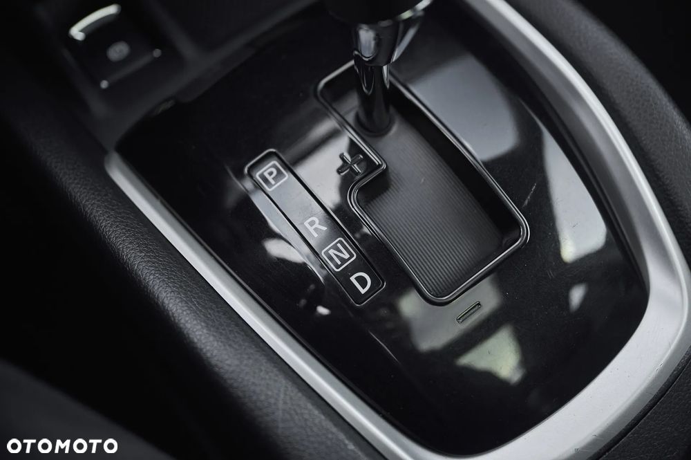 Nissan X-Trail 1.6 DCi Tekna 2WD Xtronic 7os - 30