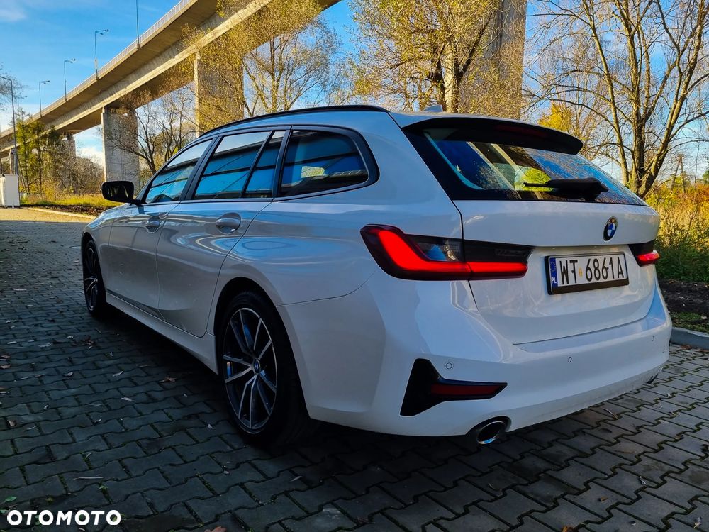 BMW Seria 3 320d Sport Line - 4