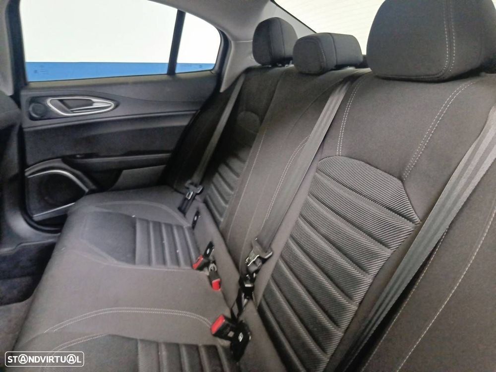 Alfa Romeo Giulia 2.2 D Super AT8 - 10