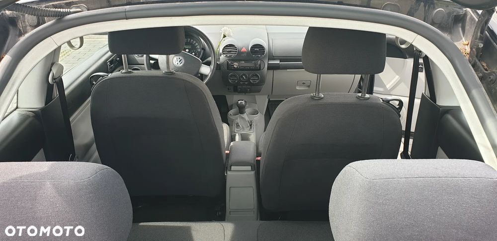 Volkswagen New Beetle - 16