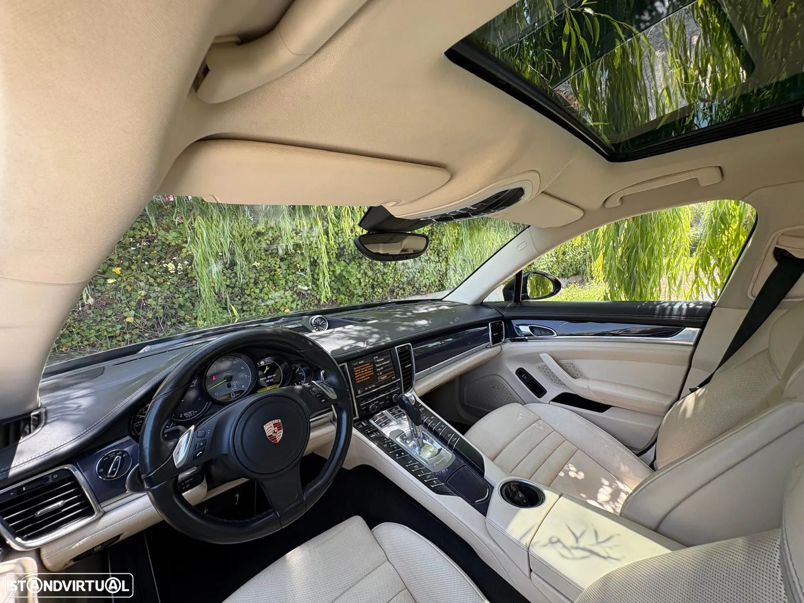 Porsche Panamera 4 E-Hybrid - 30