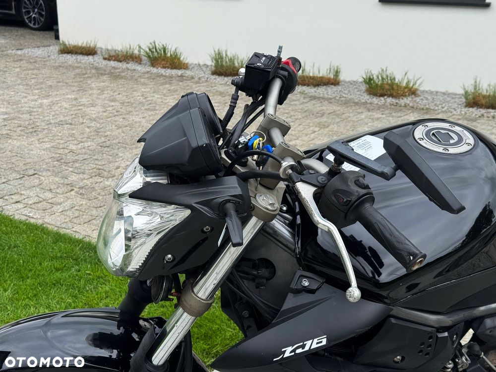 Yamaha XJ - 12