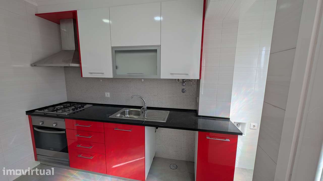 Apartamento T2 com varanda em Mem-Martins - Grande imagem: 2/15