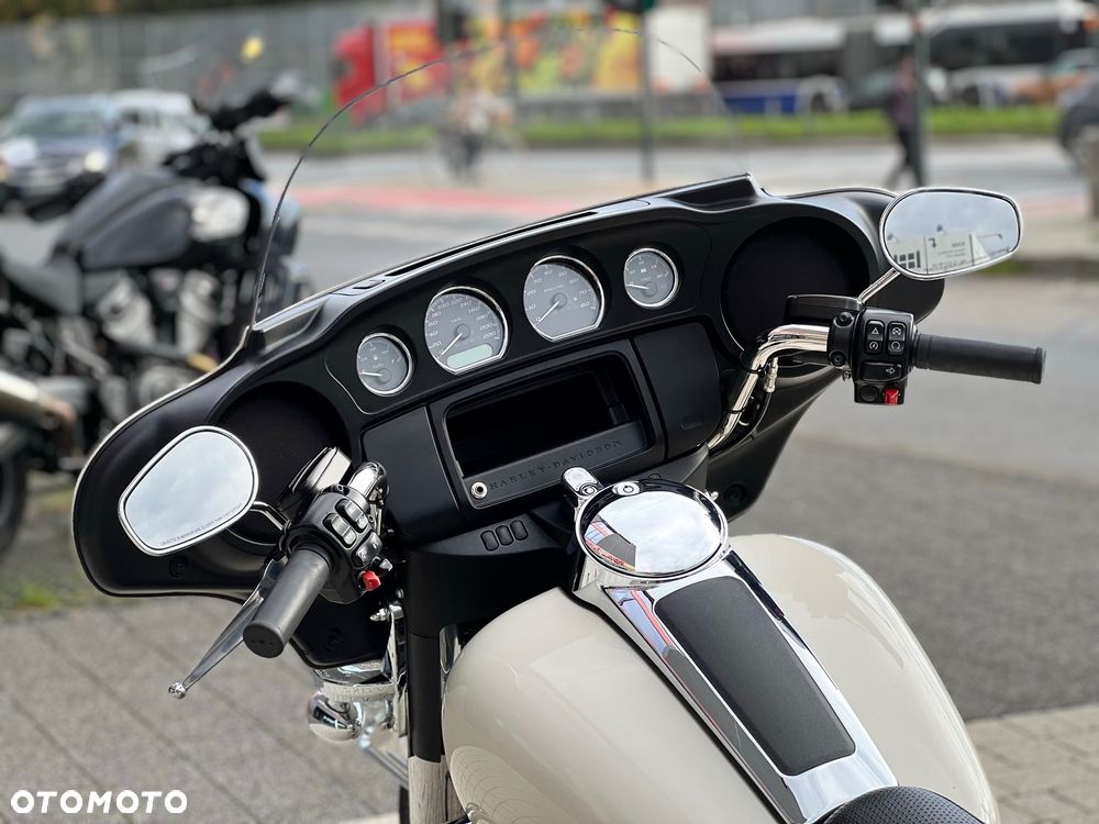 Harley-Davidson FLHT Electra Glide Standard - 11