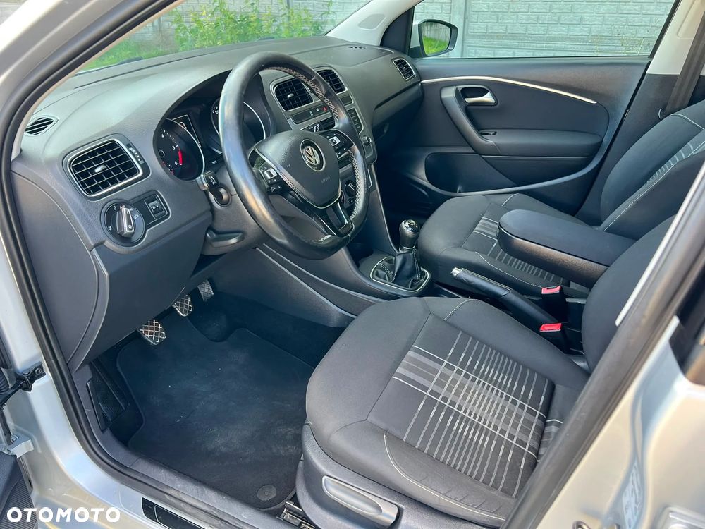 Volkswagen Polo 1.4 TDI Blue Motion Technology Lounge - 23