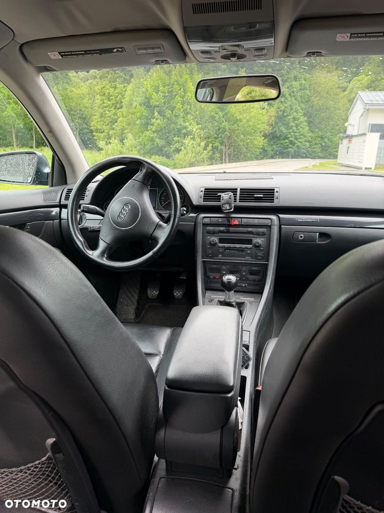 Audi A4 Limousine - 17