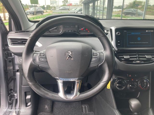 Peugeot 208 1.5 BlueHDi Signature - 14