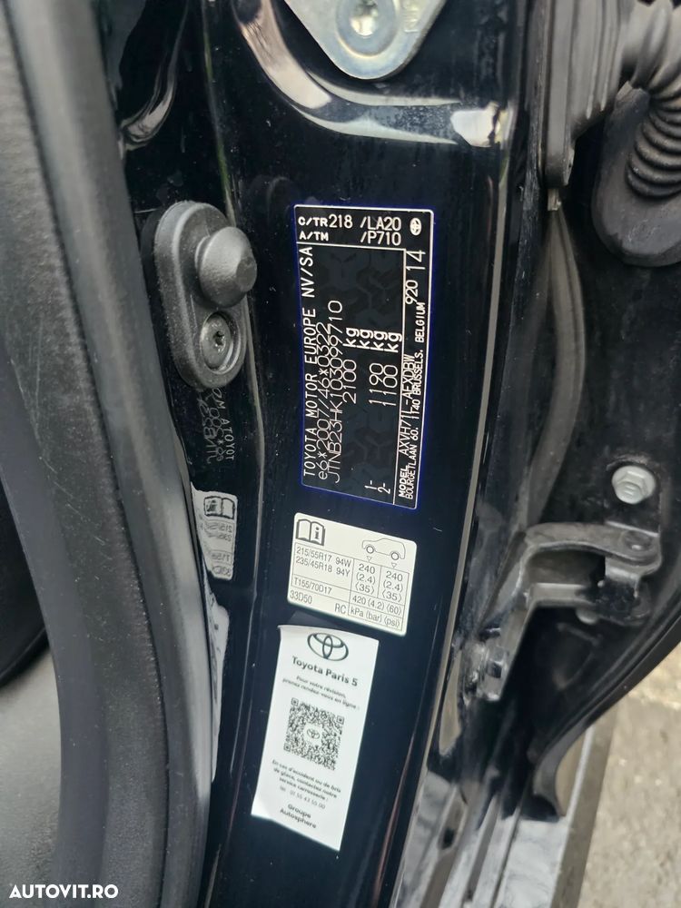 Toyota Camry Executive - 23