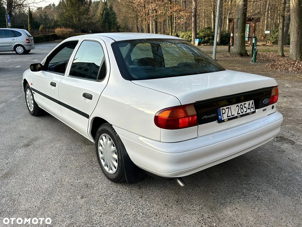 Ford Mondeo 1.6 CLX - 3