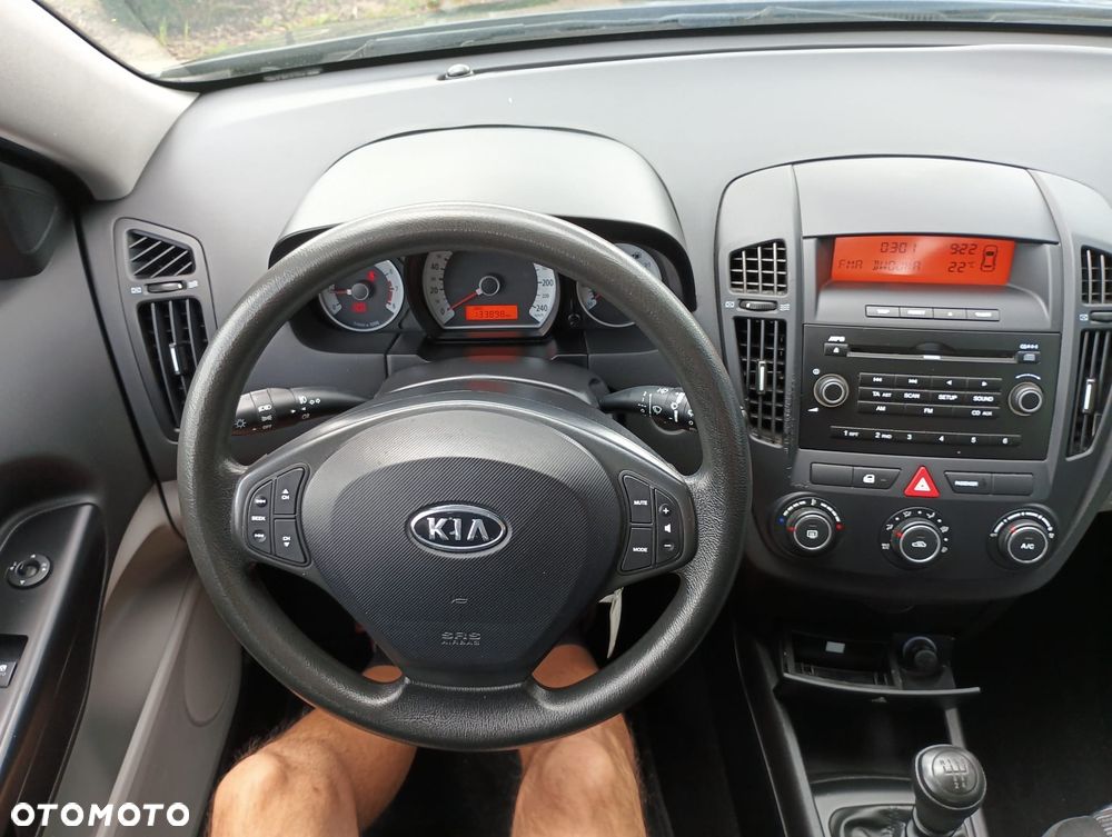 Kia Ceed 1.4 CVVT Attract - 28