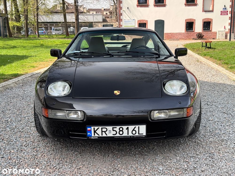 Porsche 928 - 22