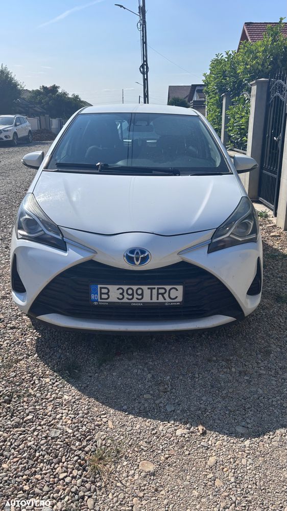 Toyota Yaris 1.5 VVT-i HSD Luna - 1