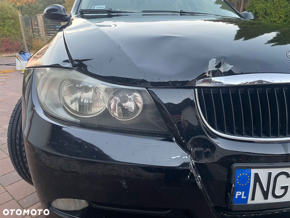 BMW Seria 3 318i Touring - 11