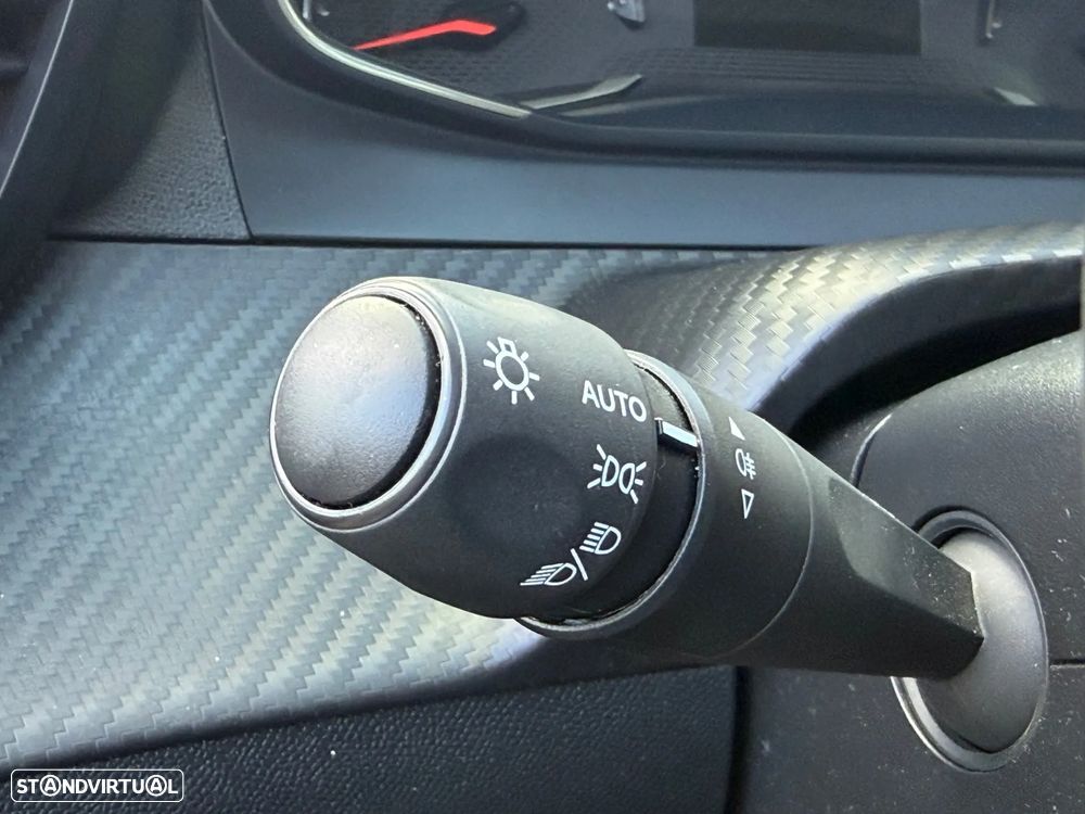 Peugeot 208 1.2 PureTech Active Pack - 12