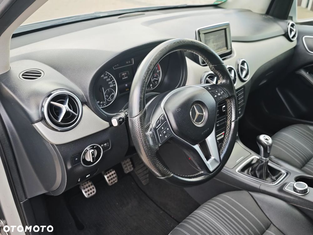 Mercedes-Benz Klasa B 180 CDI - 31