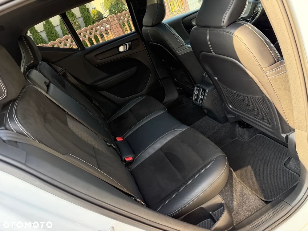 Volvo XC 40 T5 AWD R-Design - 34