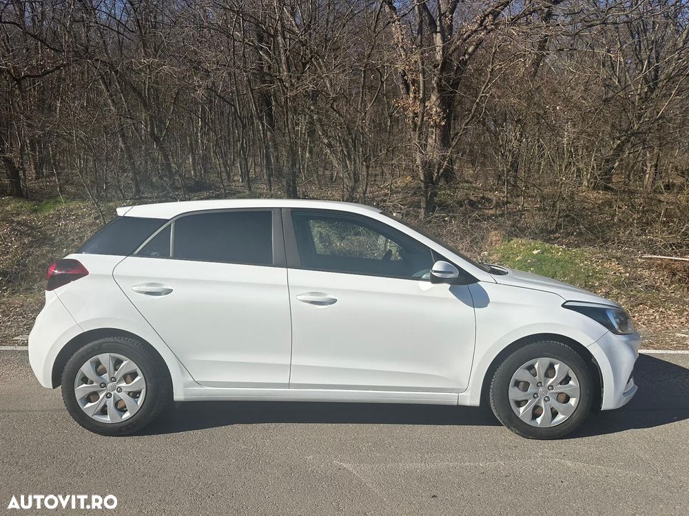 Hyundai i20 1.2 L 84CP 5DR Comfort - 3