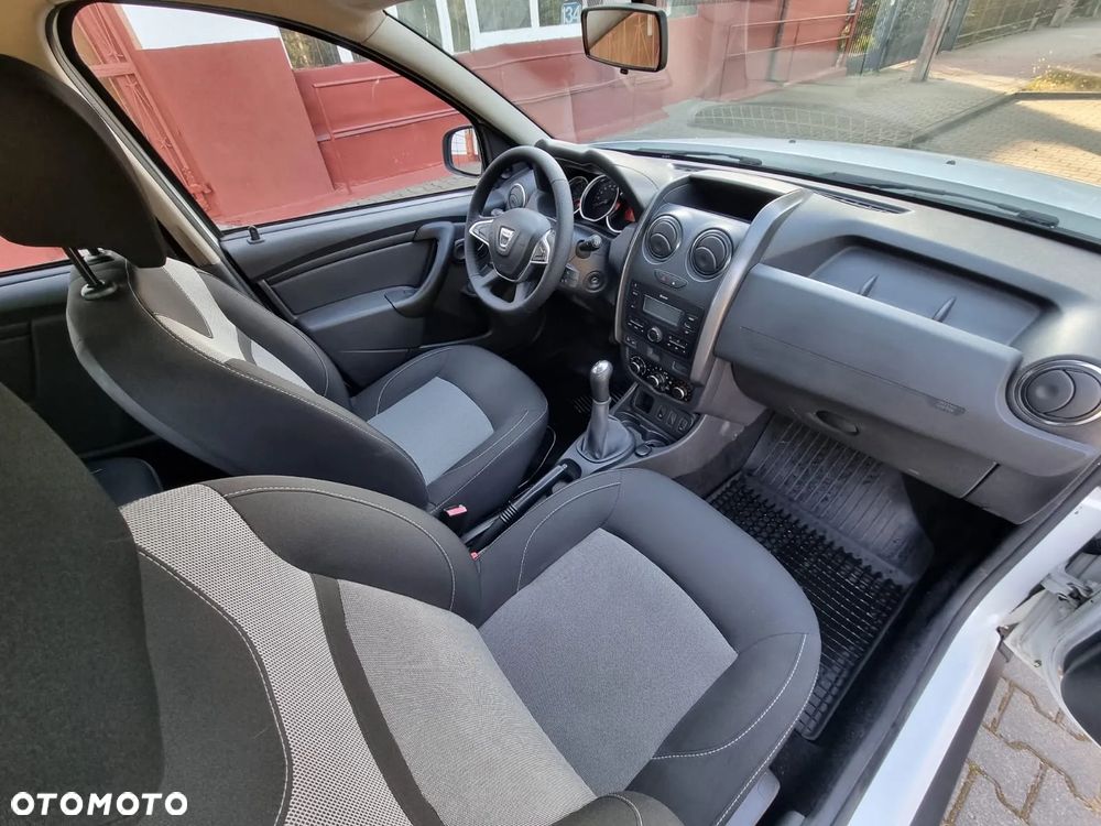 Dacia Duster 1.6 SCe Laureate S&S - 13
