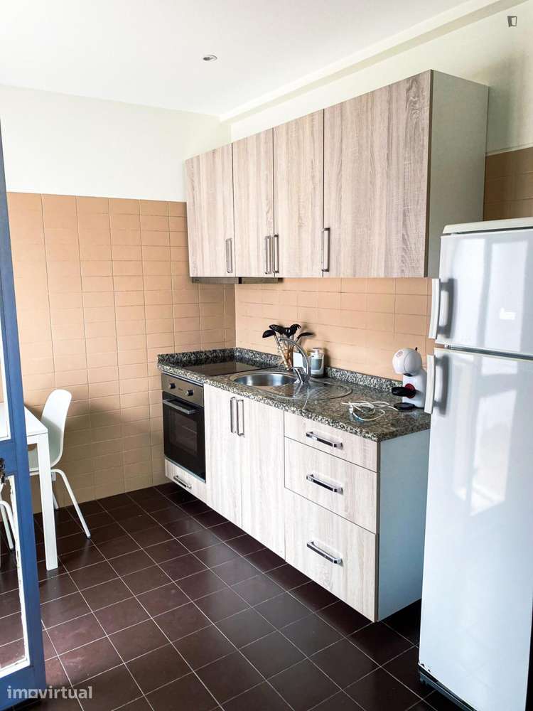 Apartamento com 1 quartos - localizado em Santa Marinha Porto - Grande imagem: 4/21