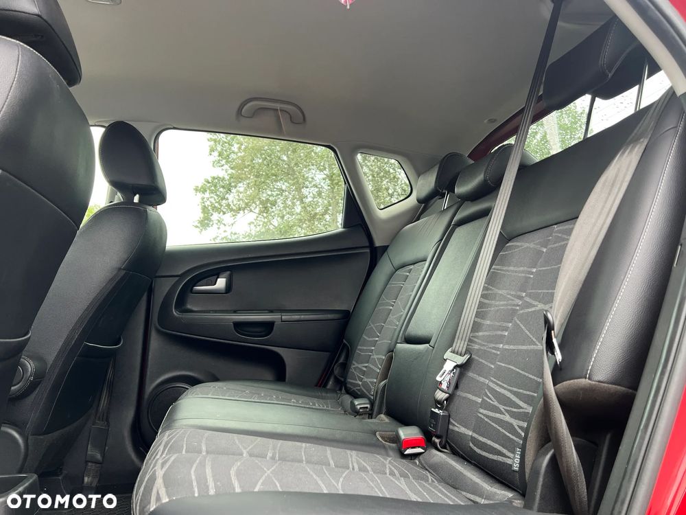 Kia Venga - 26