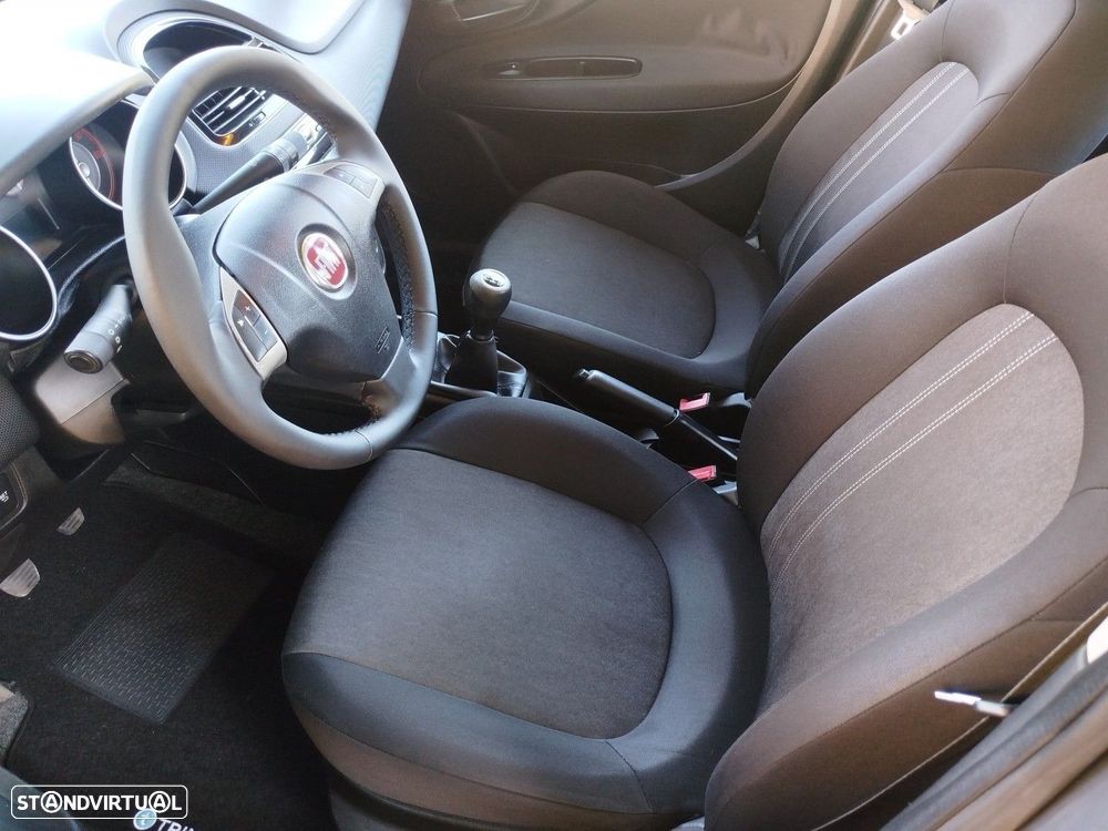 Fiat Punto 1.3 M-Jet Lounge S&S - 4