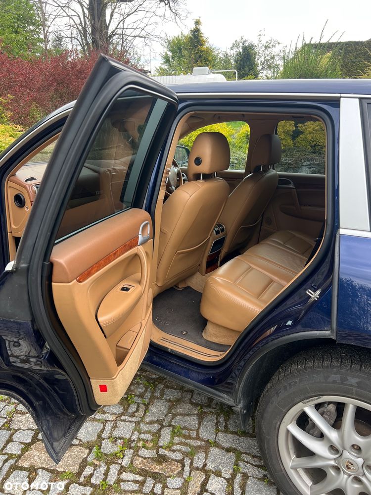 Porsche Cayenne - 5