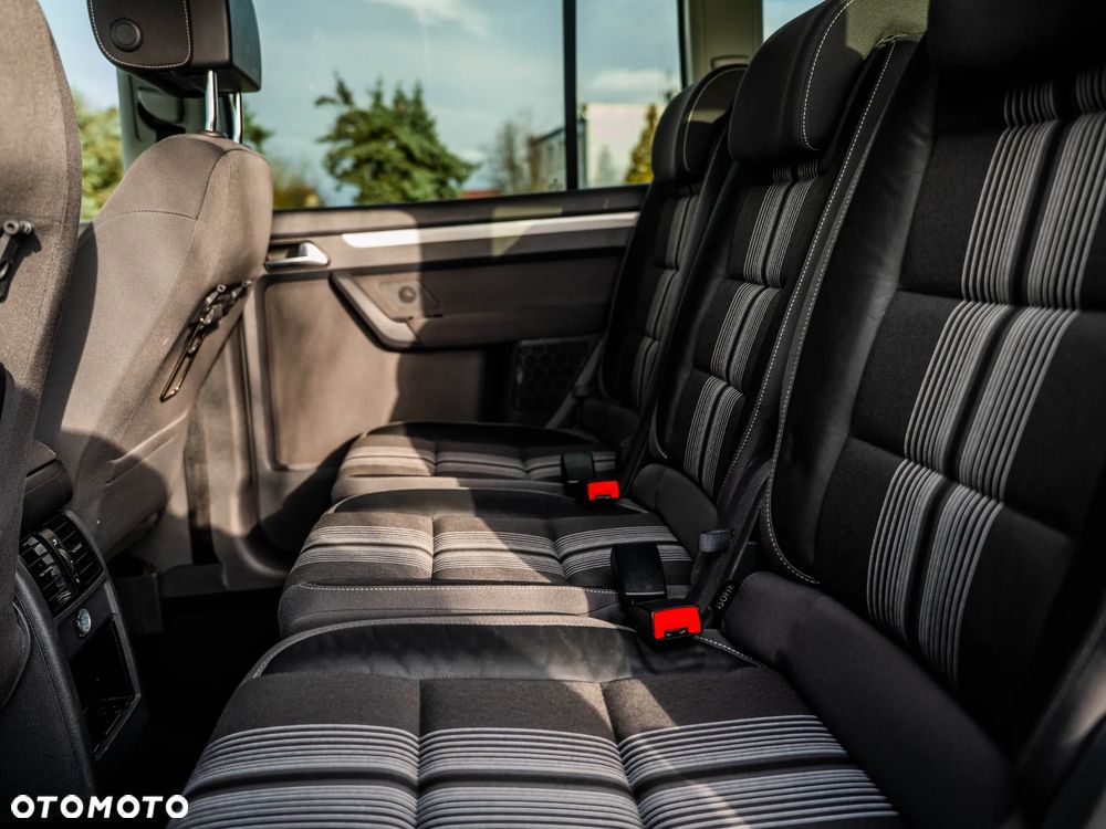 Volkswagen Touran - 31