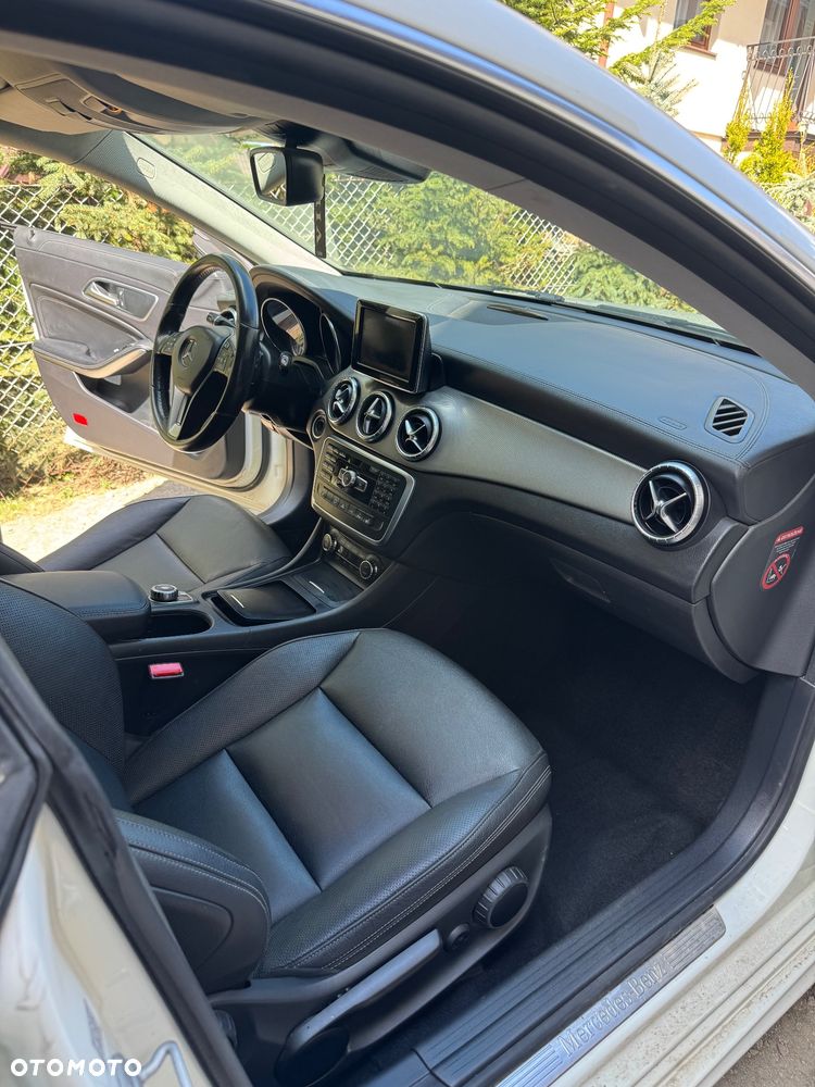 Mercedes-Benz CLA 250 4-Matic - 9
