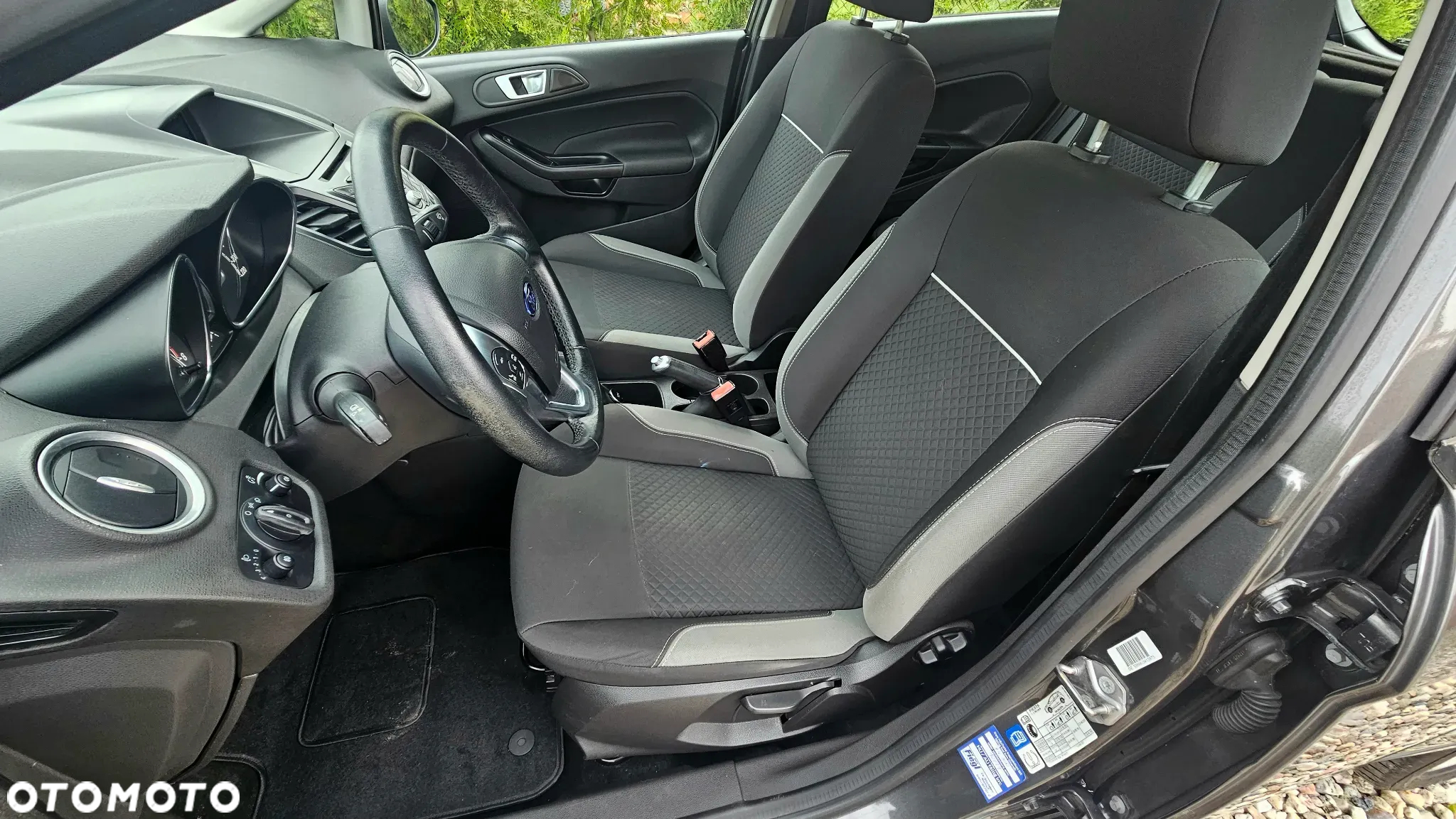 Ford Fiesta 1.0 Champions Edition - 21