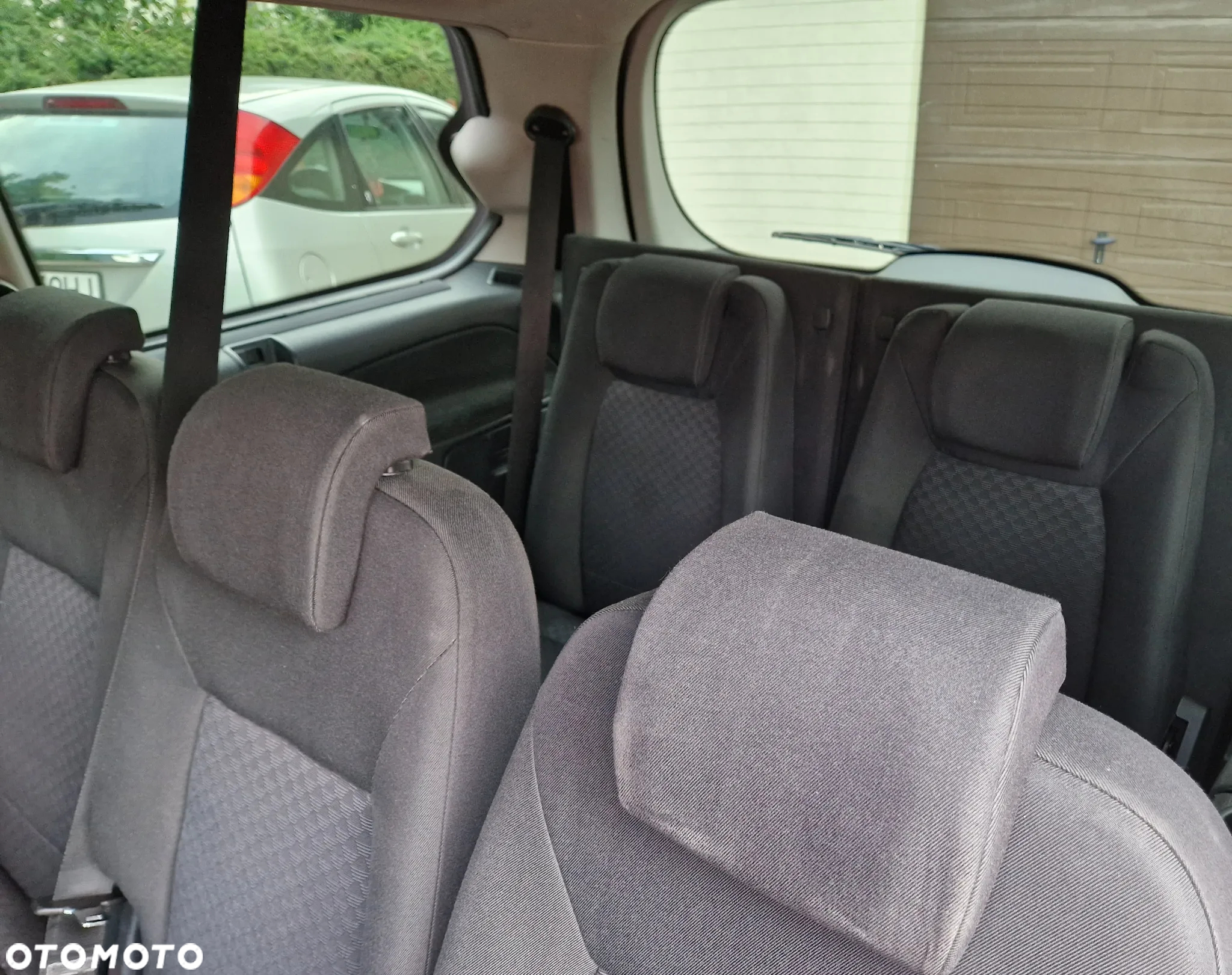 Ford Galaxy 2.0 TDCi Ghia - 23