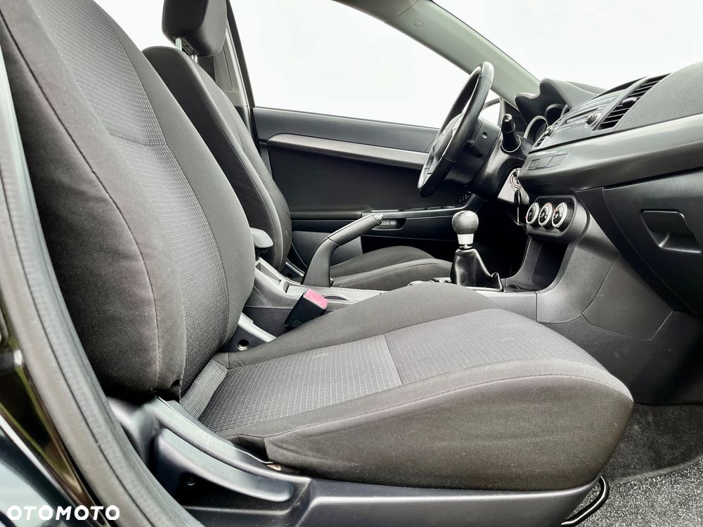 Mitsubishi Lancer 1.8 Intense - 10