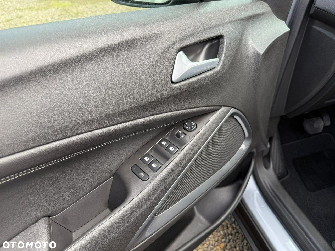 Opel Crossland X - 17