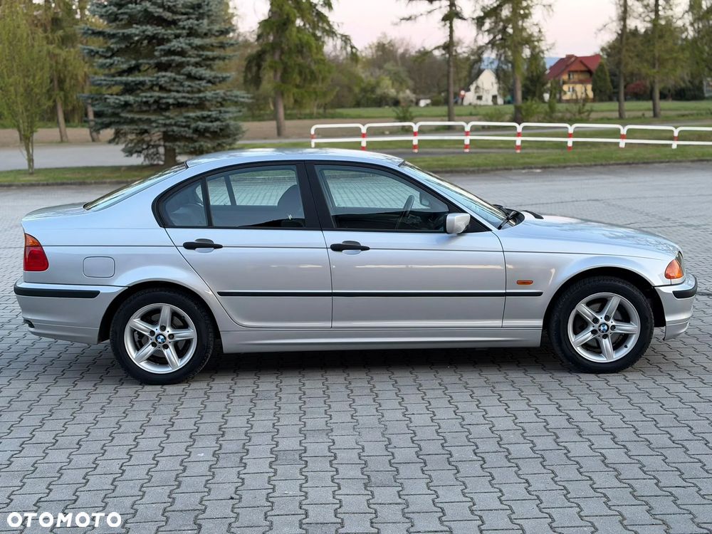BMW Seria 3 318i - 6