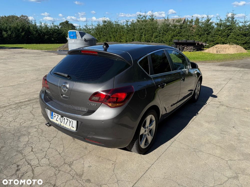 Opel Astra GTC 1.6 Turbo Edition - 4