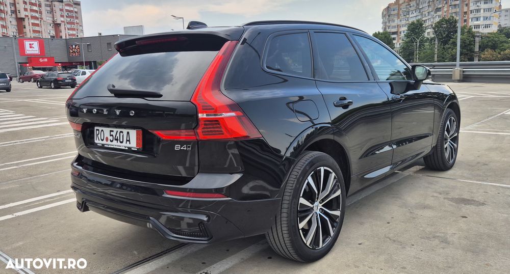 Volvo XC 60 B4 MHEV AT AWD Ultimate Dark - 22