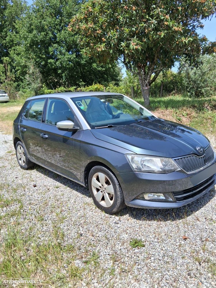 Skoda Fabia ver-1-0-style - 3