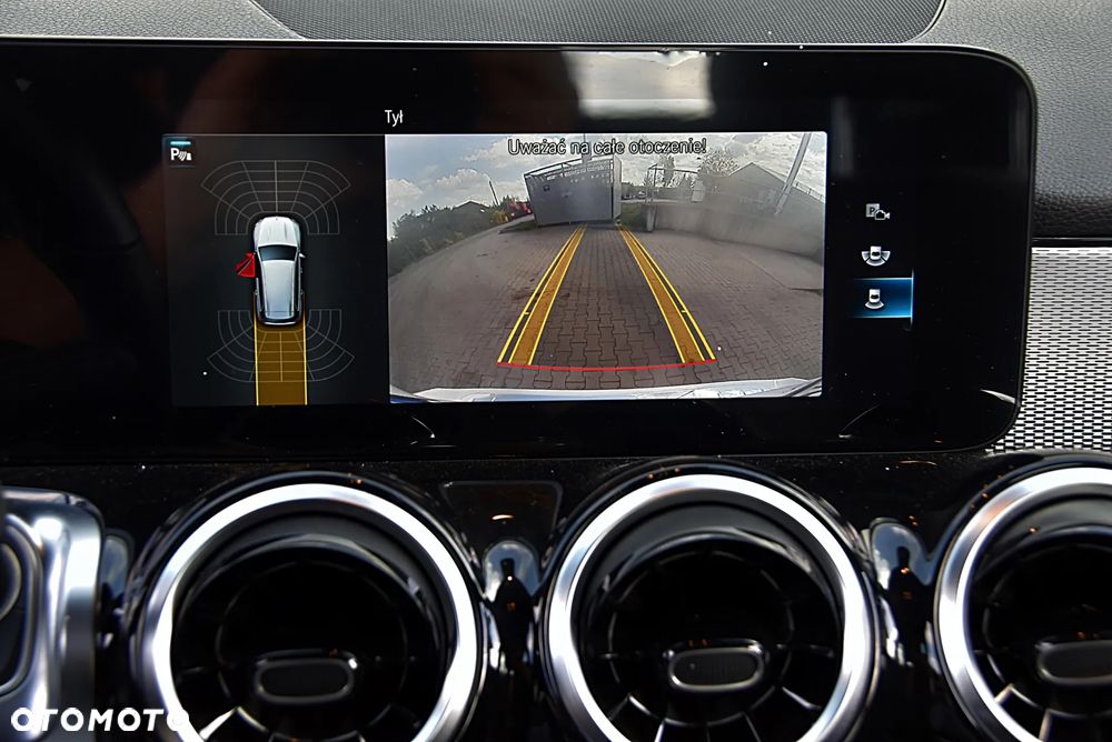 Mercedes-Benz GLB 200 7G-DCT - 29