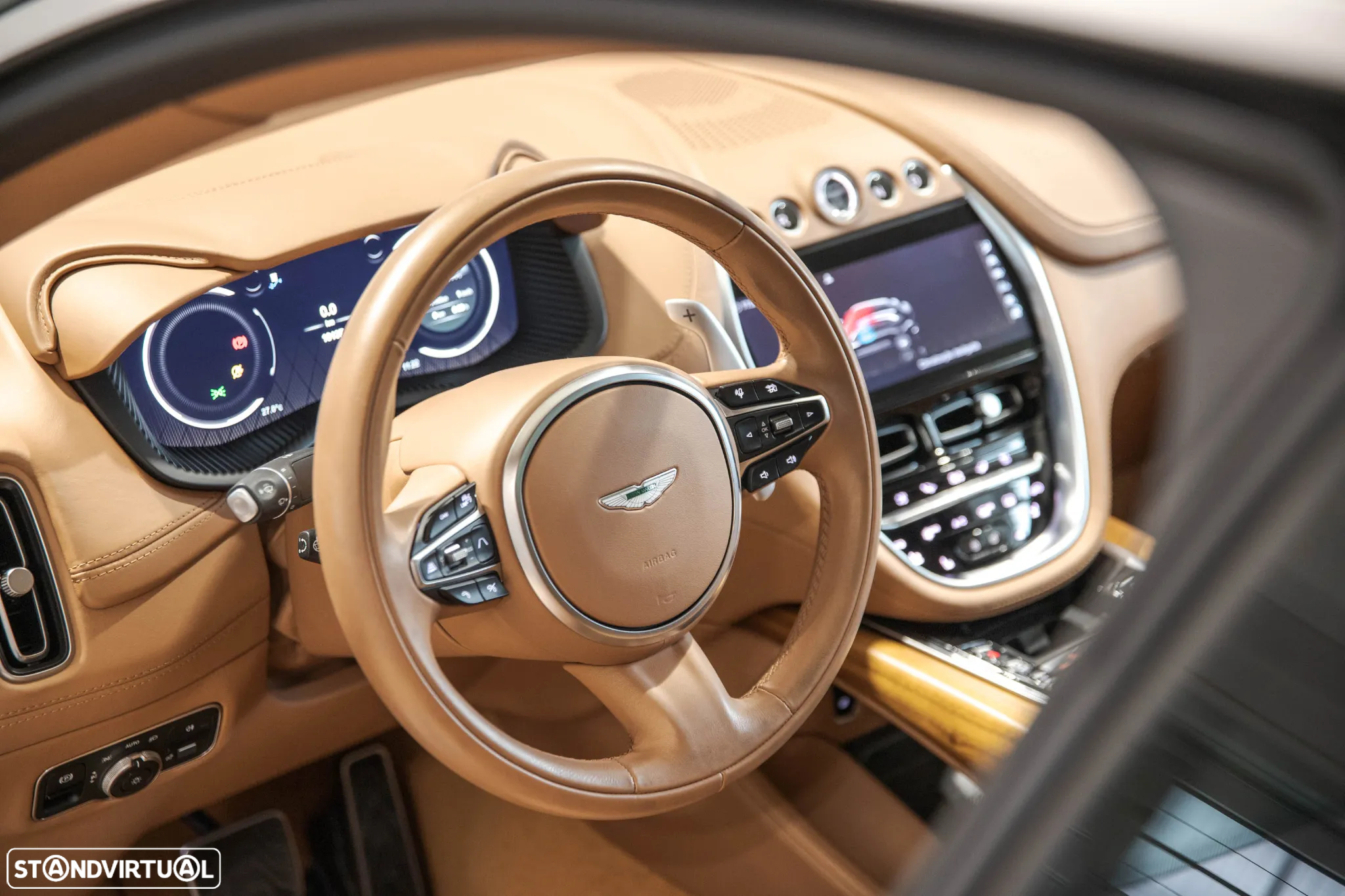 Aston Martin DBX Standard - 22