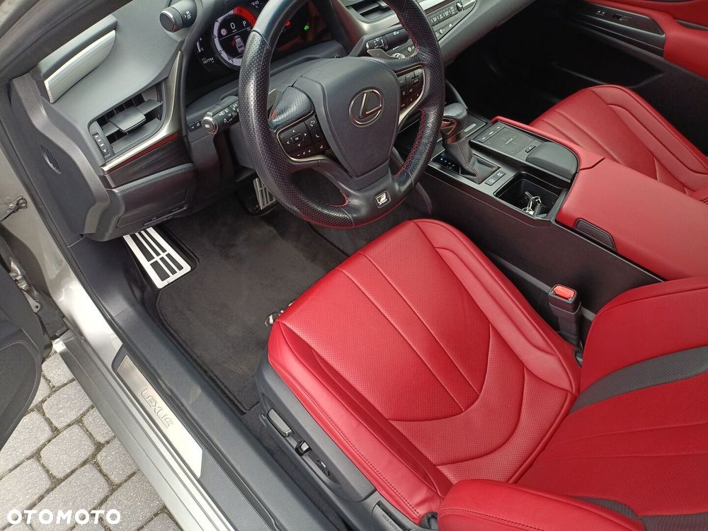 Lexus ES 300h F Sport Edition - 12