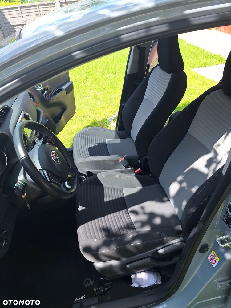 Toyota Yaris 1.5 Premium - 18