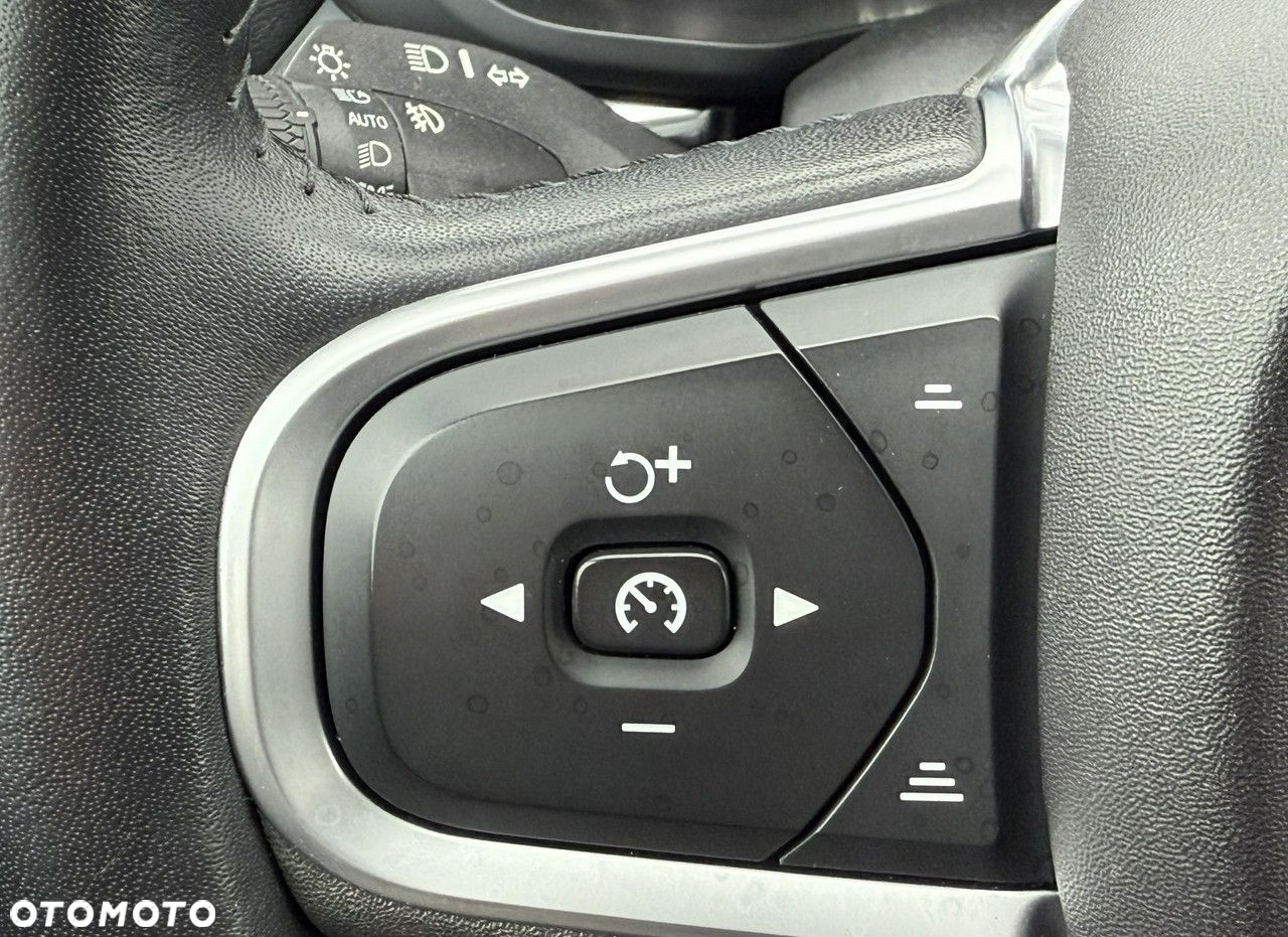 Volvo XC 60 D4 AWD Momentum Pro - 18