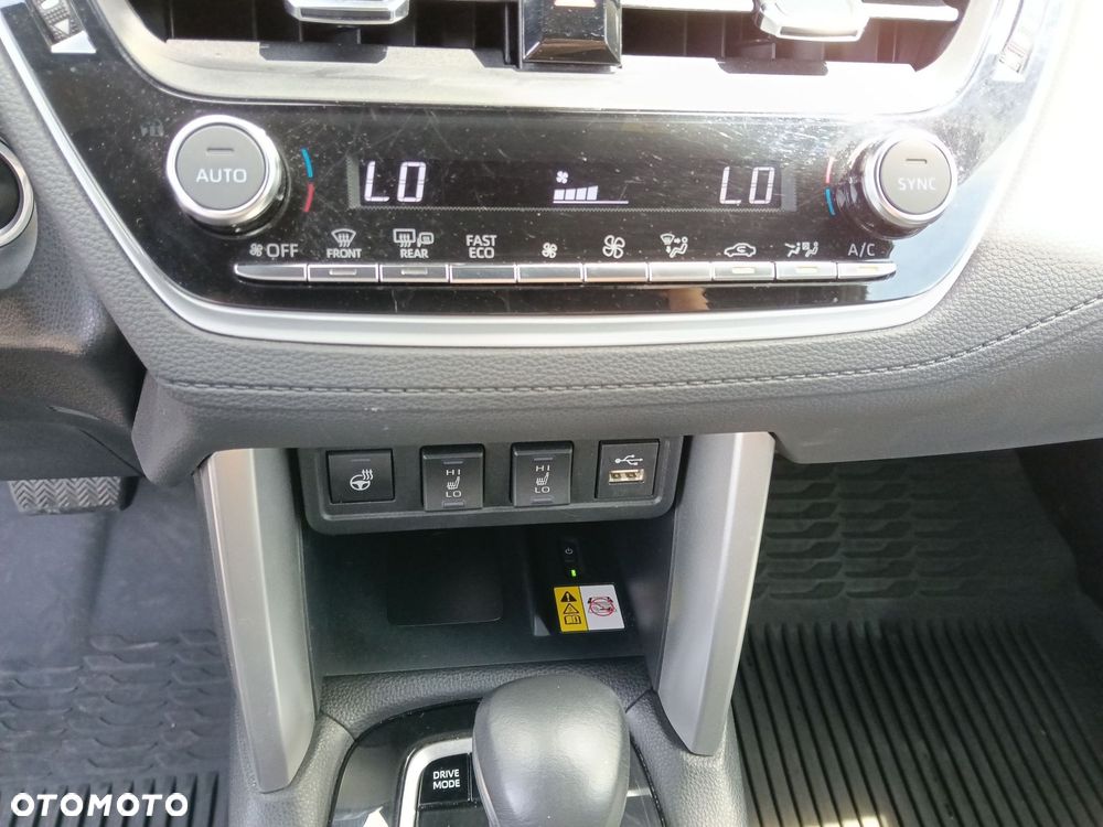 Toyota Corolla Cross - 22