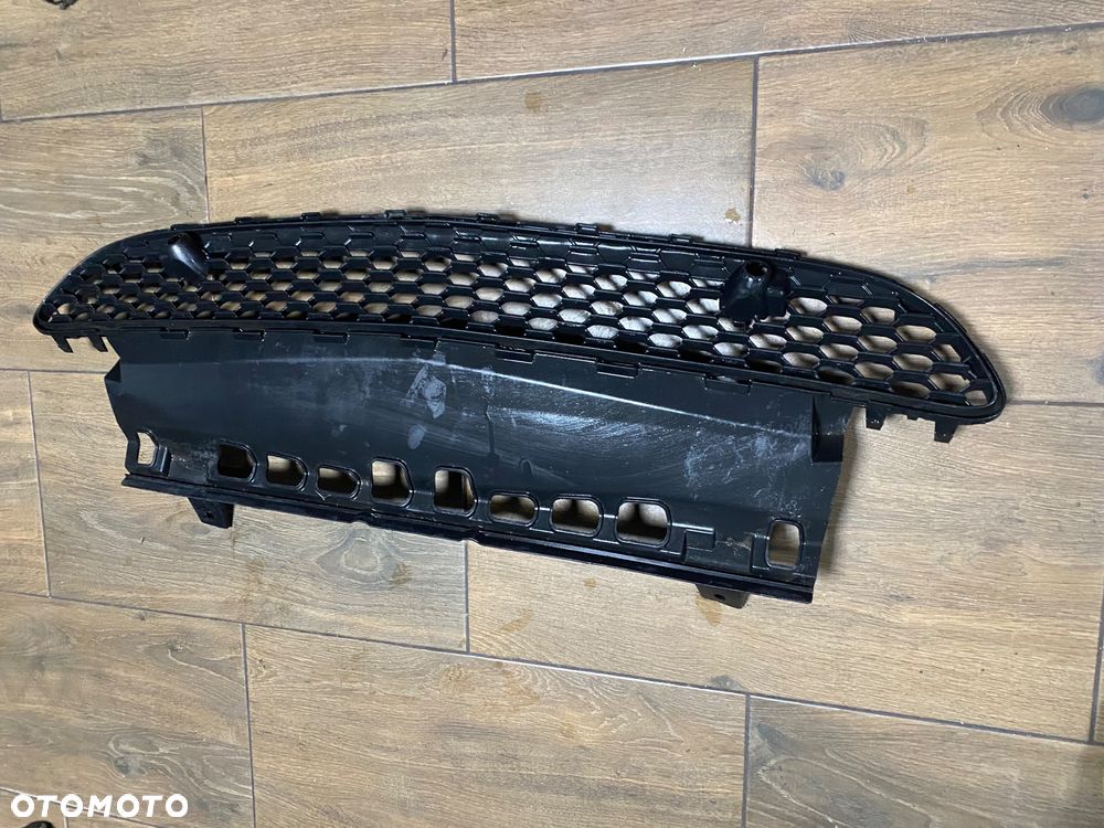 GLE AMG KRATKA GRILL ZDERZAK PRZÓD A1678857303 ORG - 1